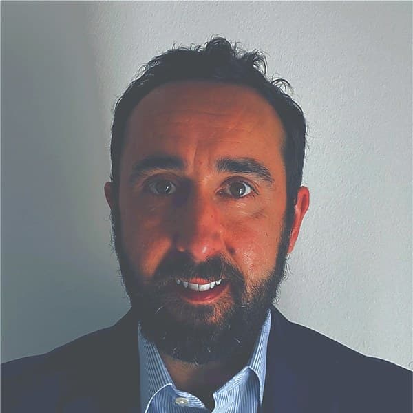 Andrew Bickerton